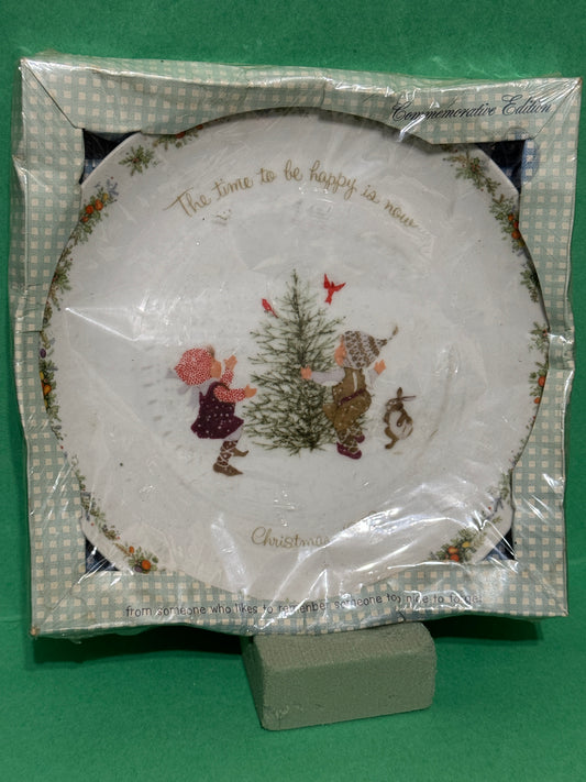 Holly Hobbie "The time to be ..." Commemorative Christmas 1973 - NEW Vintage