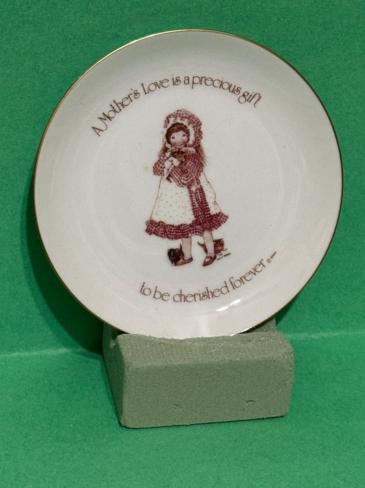 Holly Hobbie Plate "Mother's love is a precious gift..." - 1976 Vintage