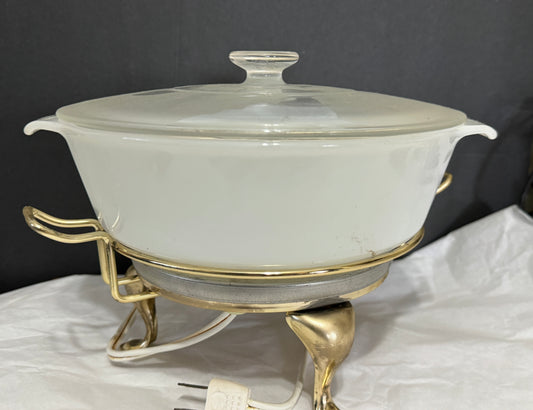 Covered Serving Dish with Electric Heater Base from Anchor Hocking 1 1/2 Quart