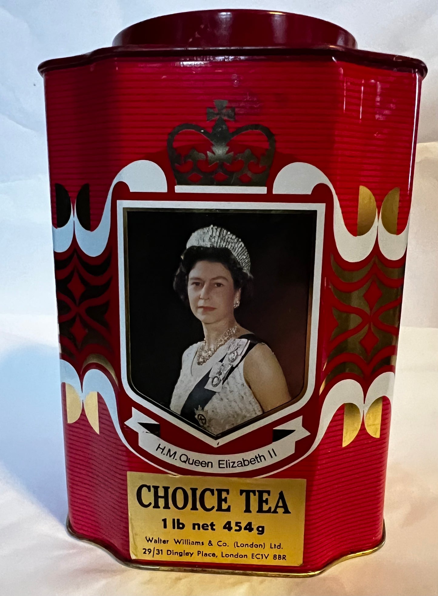 British Silver Jubilee Tin  Queen Elizabeth & Prince Phillip 1977