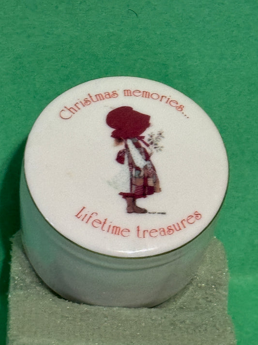 Holly Hobbie Candle Trinket Box - Christmas Memories - VINTAGE