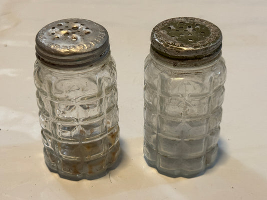 Anchor Hocking Clear Glass Waffle Pattern Salt & Pepper Shakers Metal Lids