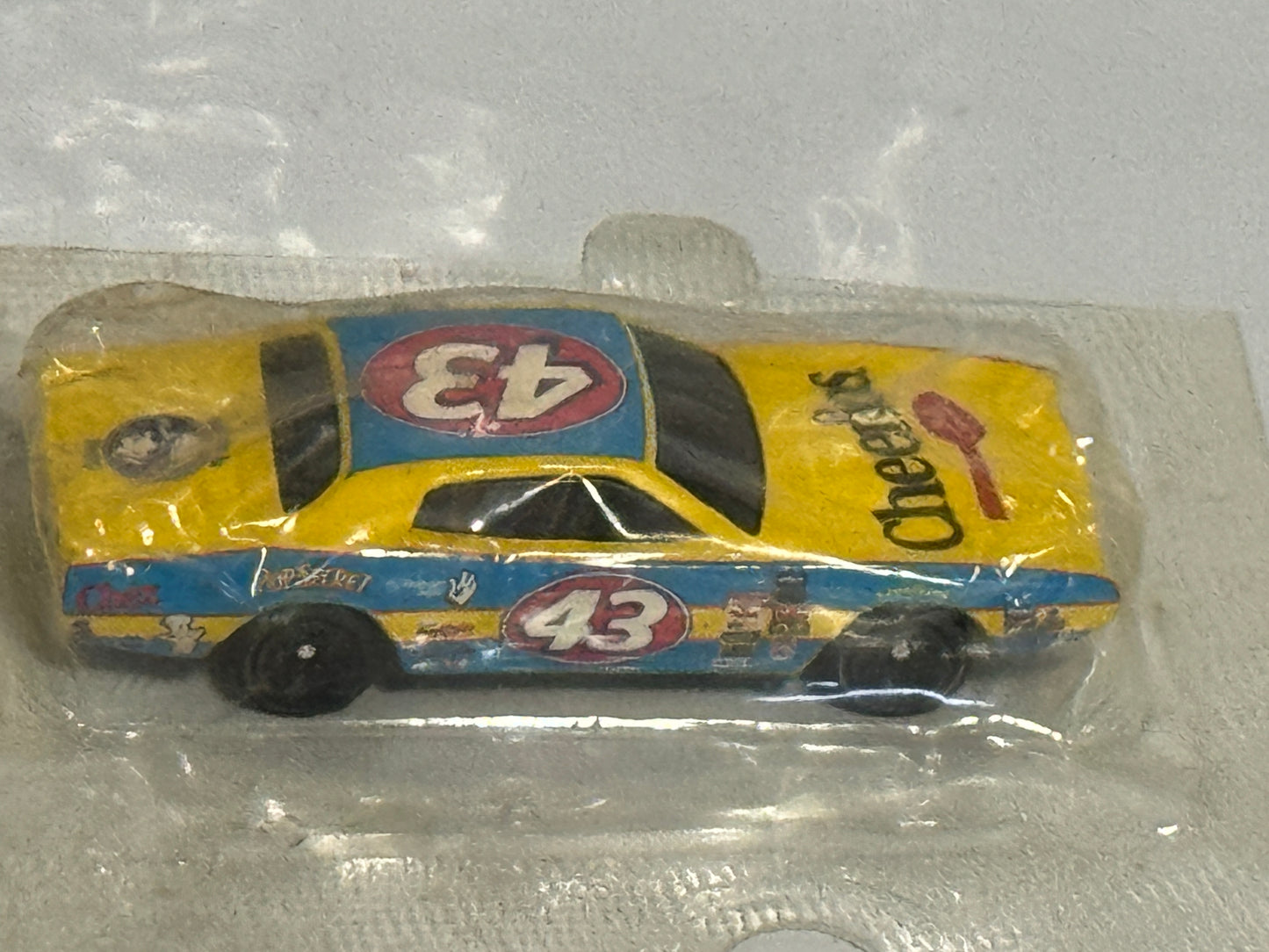 Hot Wheels #43 Cheerios '74 Dodge Charger Yellow Car Salute To Petty Sealed