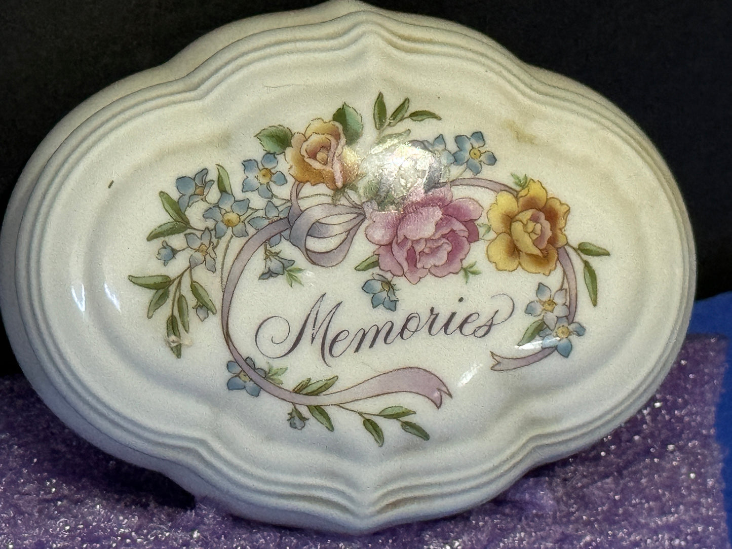 Avon Memories Trinket Box Porcelain Floral Pattern 1983 - Vintage