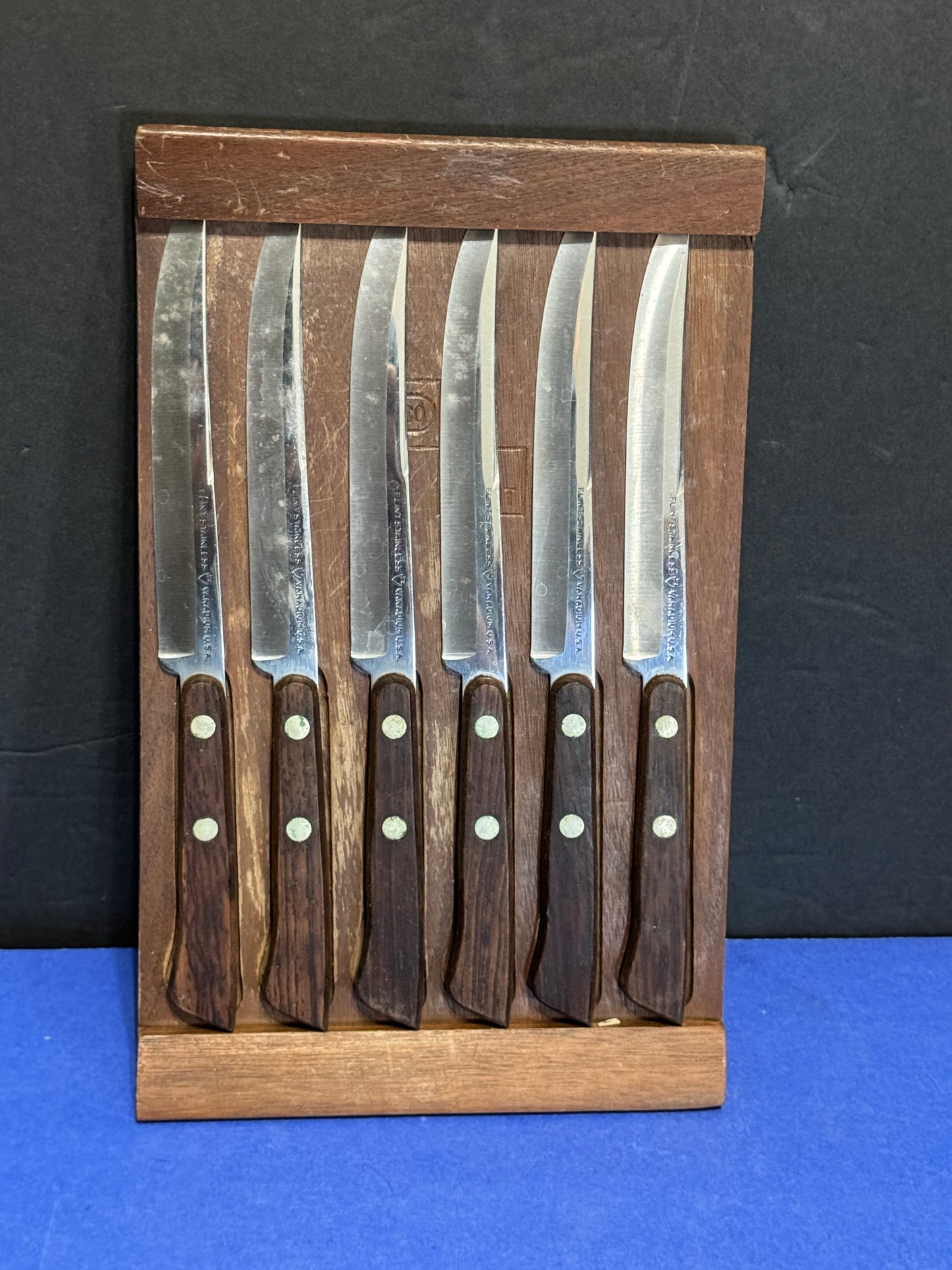 Stainless Steel Steak Knife set of 8 Flint Vanadium USA in Wood Case - VINTAGE