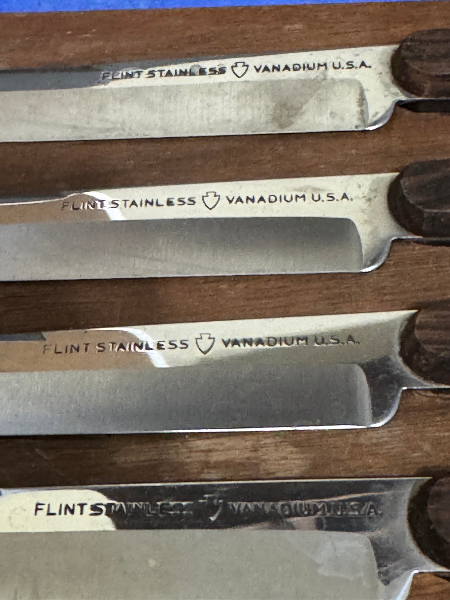 Stainless Steel Steak Knife set of 8 Flint Vanadium USA in Wood Case - VINTAGE