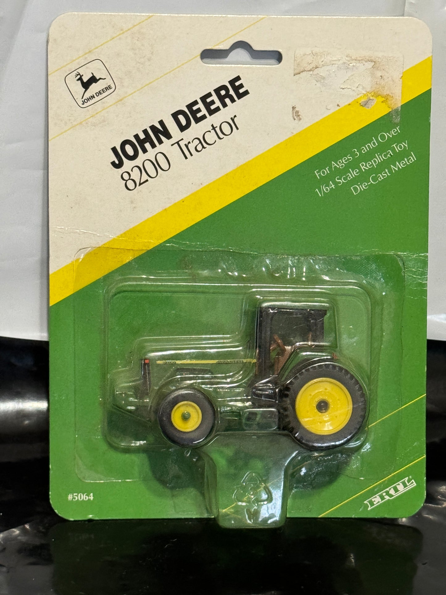 John Deere 8200  #5064 Tractor - New in package