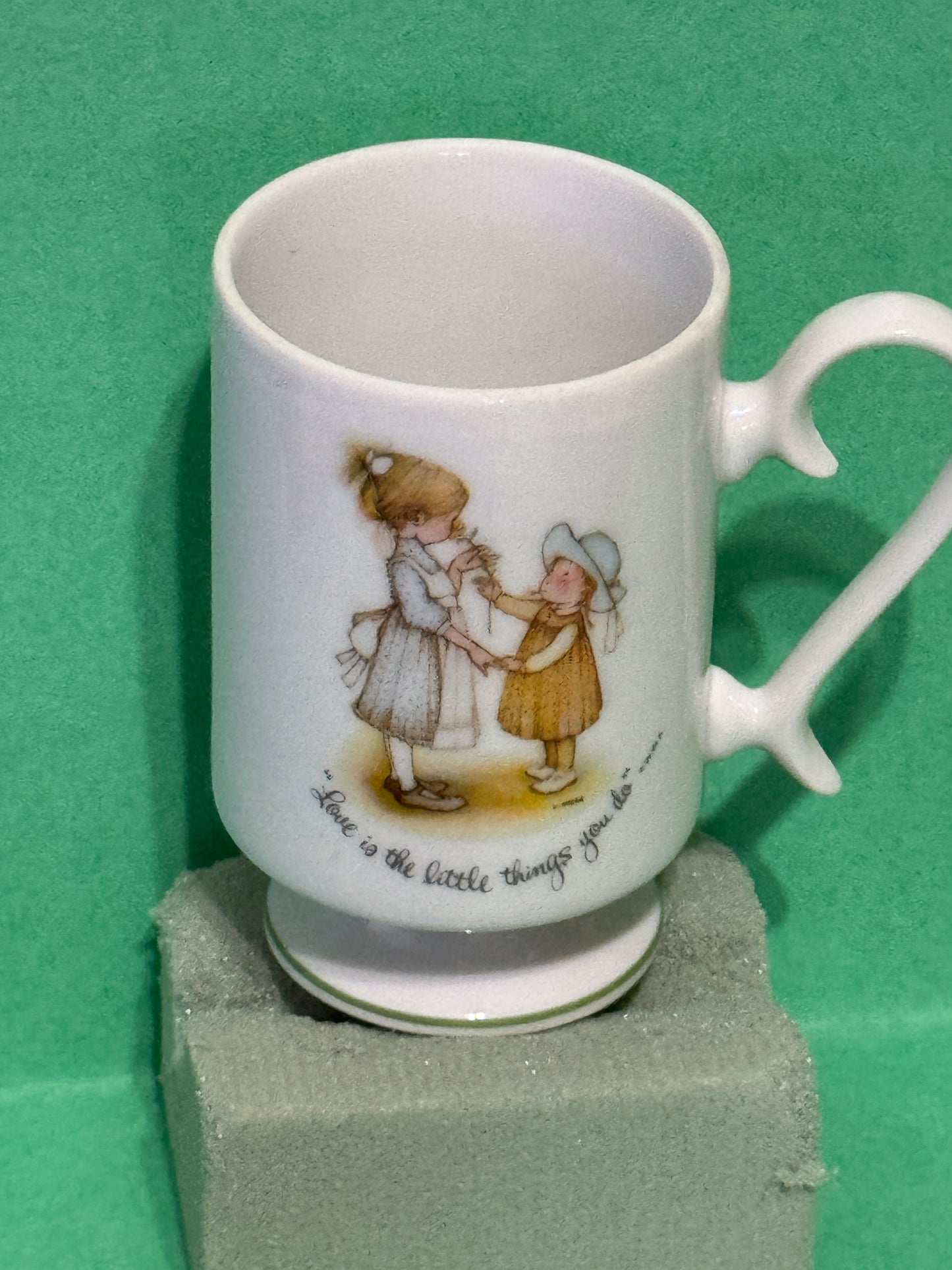 Holly Hobbie Pedestal Coffee 8 oz Mugs You Pick... - 70s Vintage