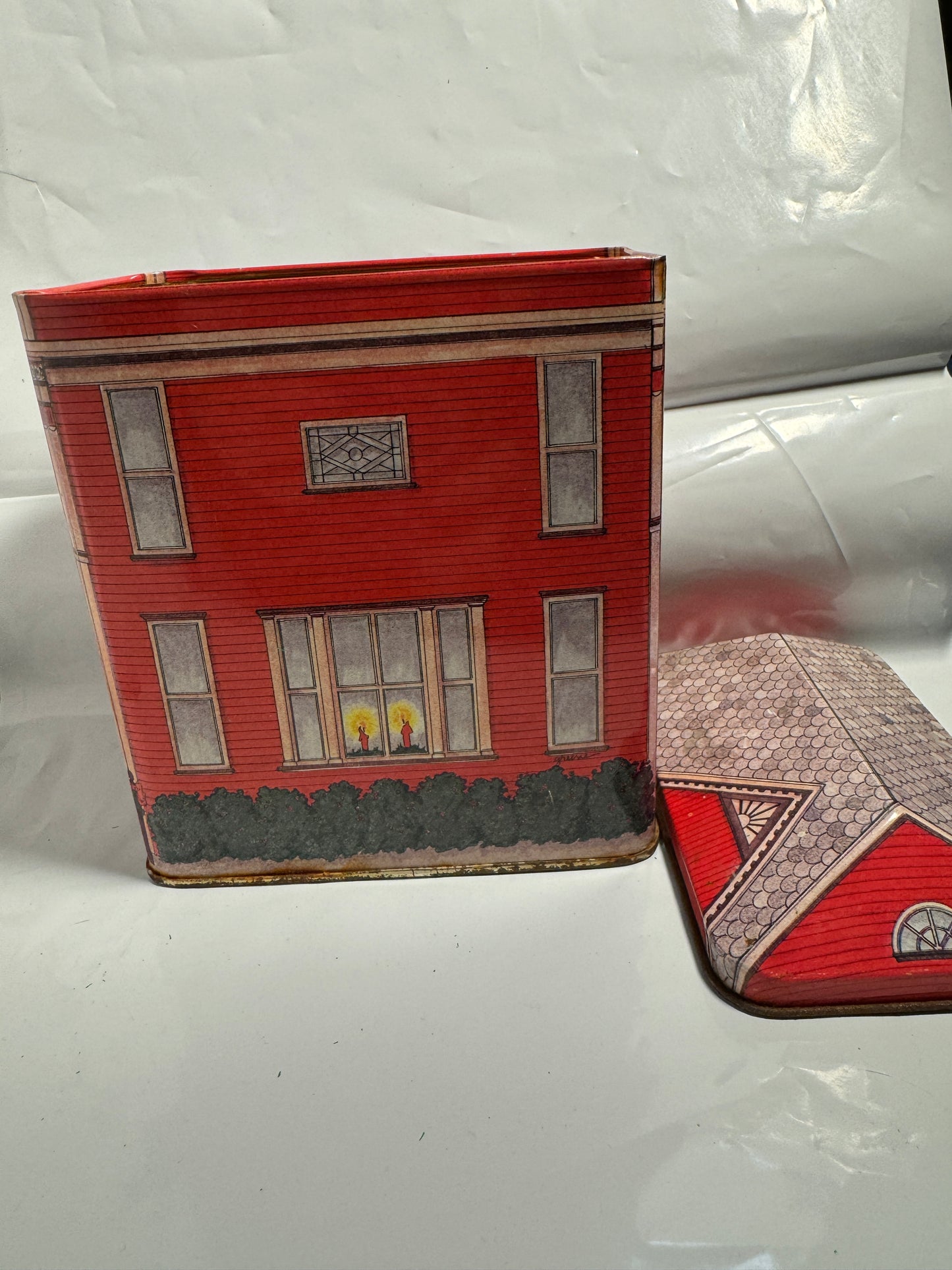 The Tinsmith's Craft Tin Red House Christmas Holiday design Vintage