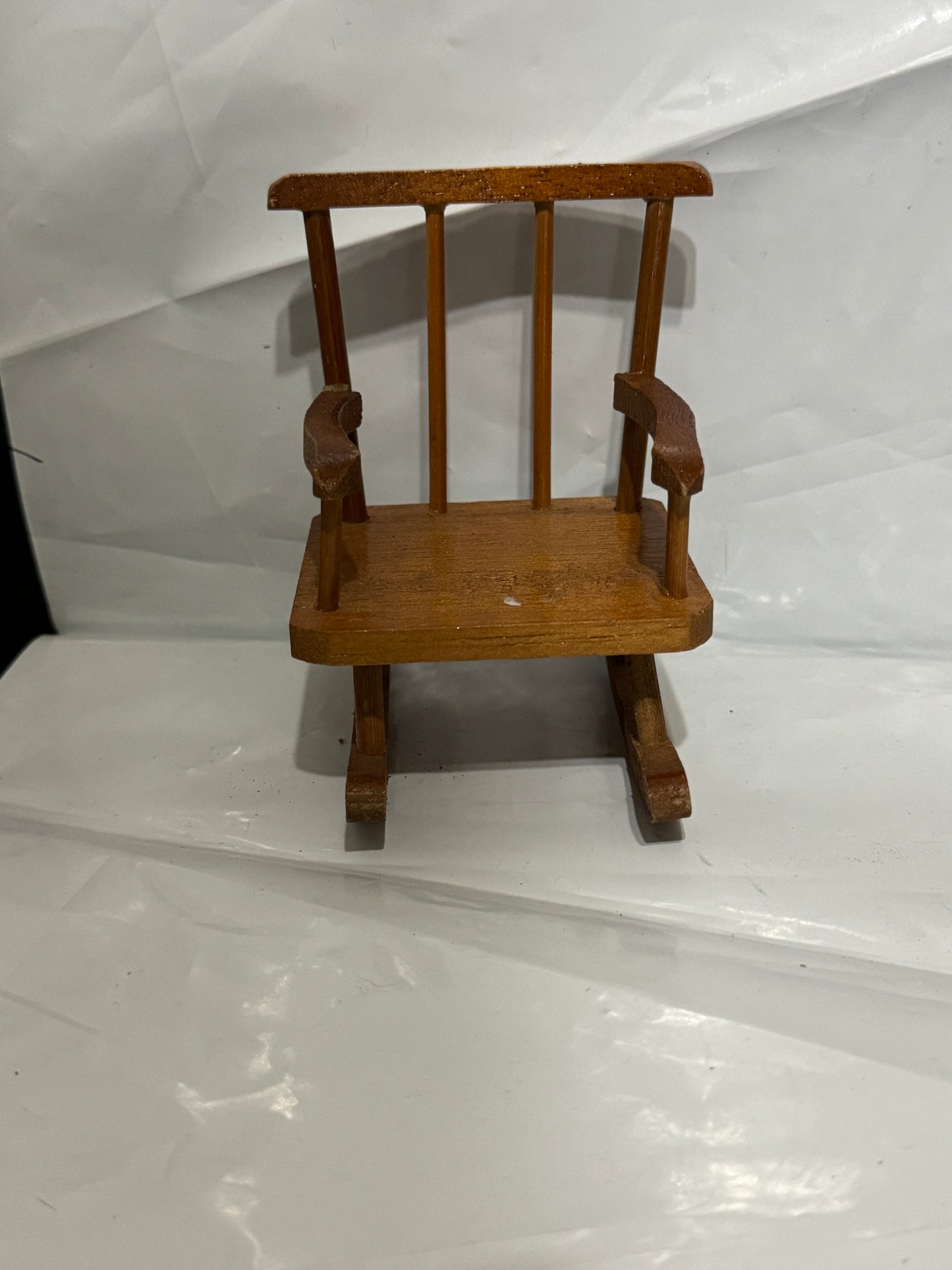 Rocking Chair Doll house - Vintage