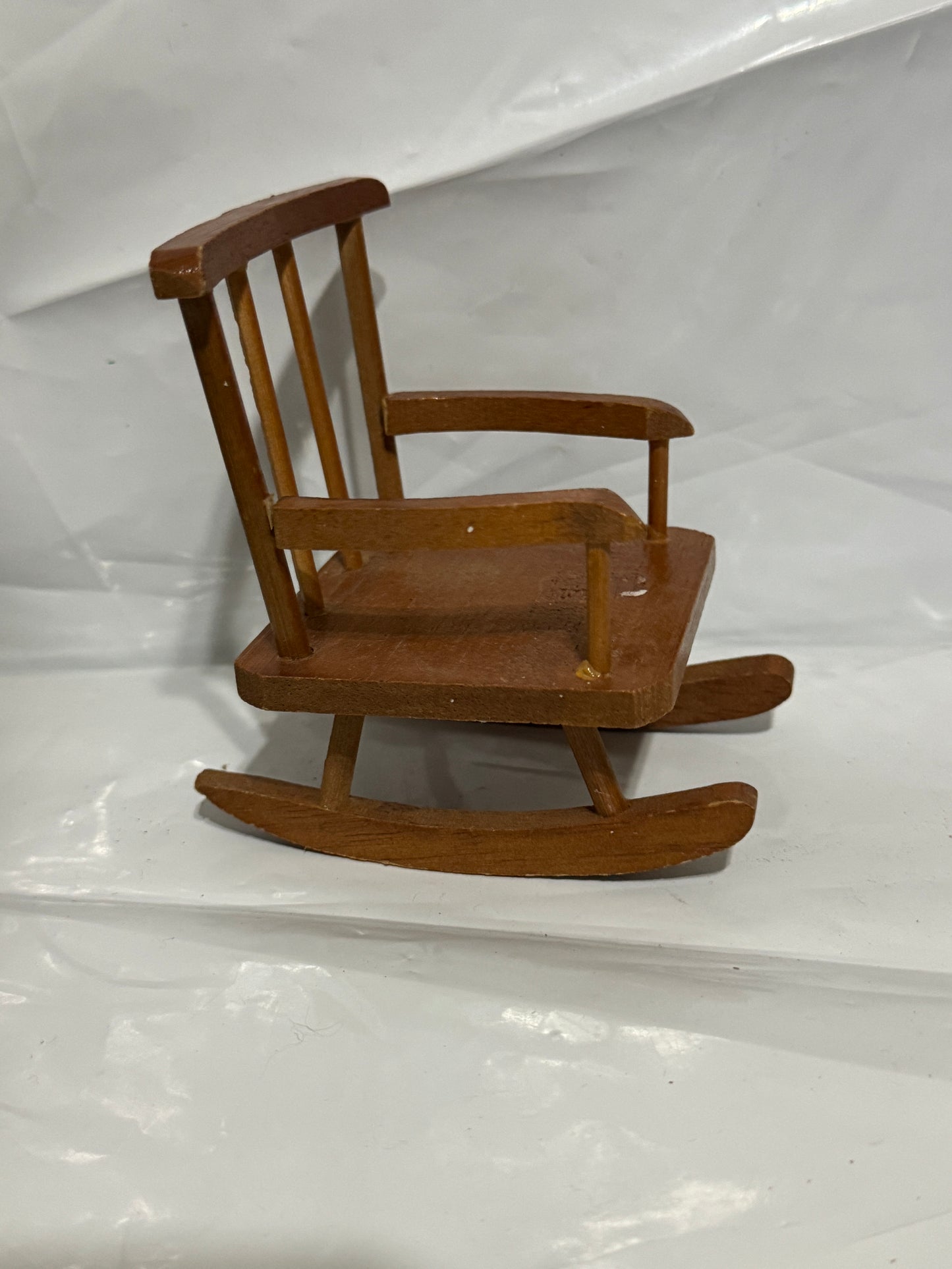 Rocking Chair Doll house - Vintage