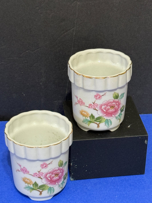 Delicate Hand Painted Rose Pots I.W. Rice & Co Inc (set of 2) - Vintage