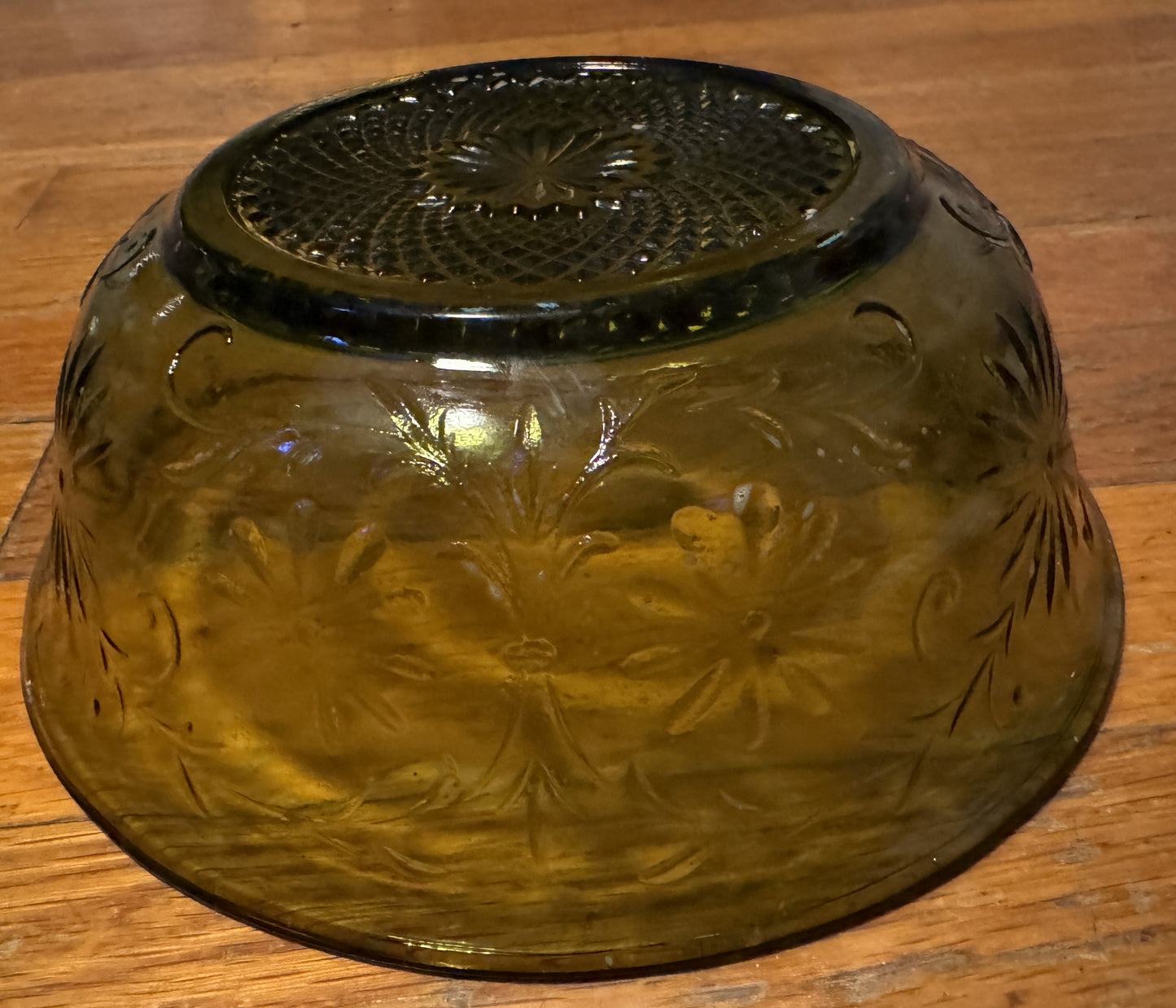 Bowl Sandalwood Pattern Avocado Green Glass Vintage 1970s