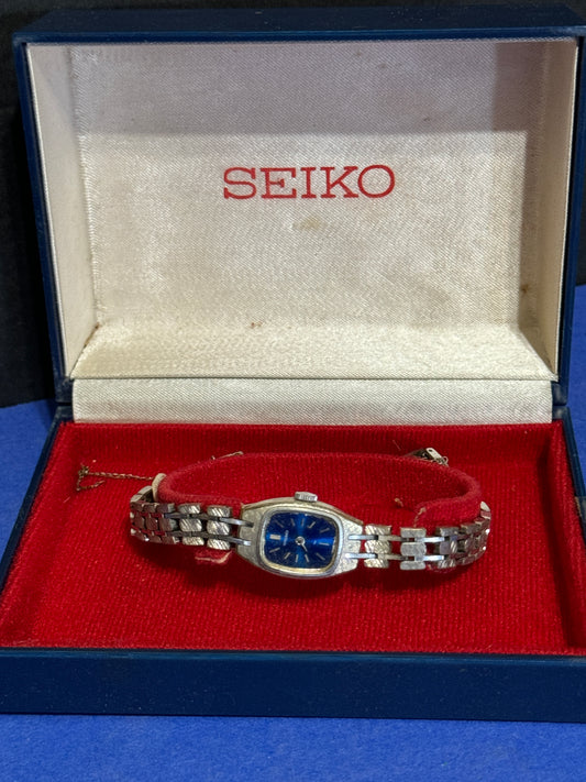 Seiko 11-3520 17 Jewels Mechanical Ladies Bracelet Watch -15mm - Vintage