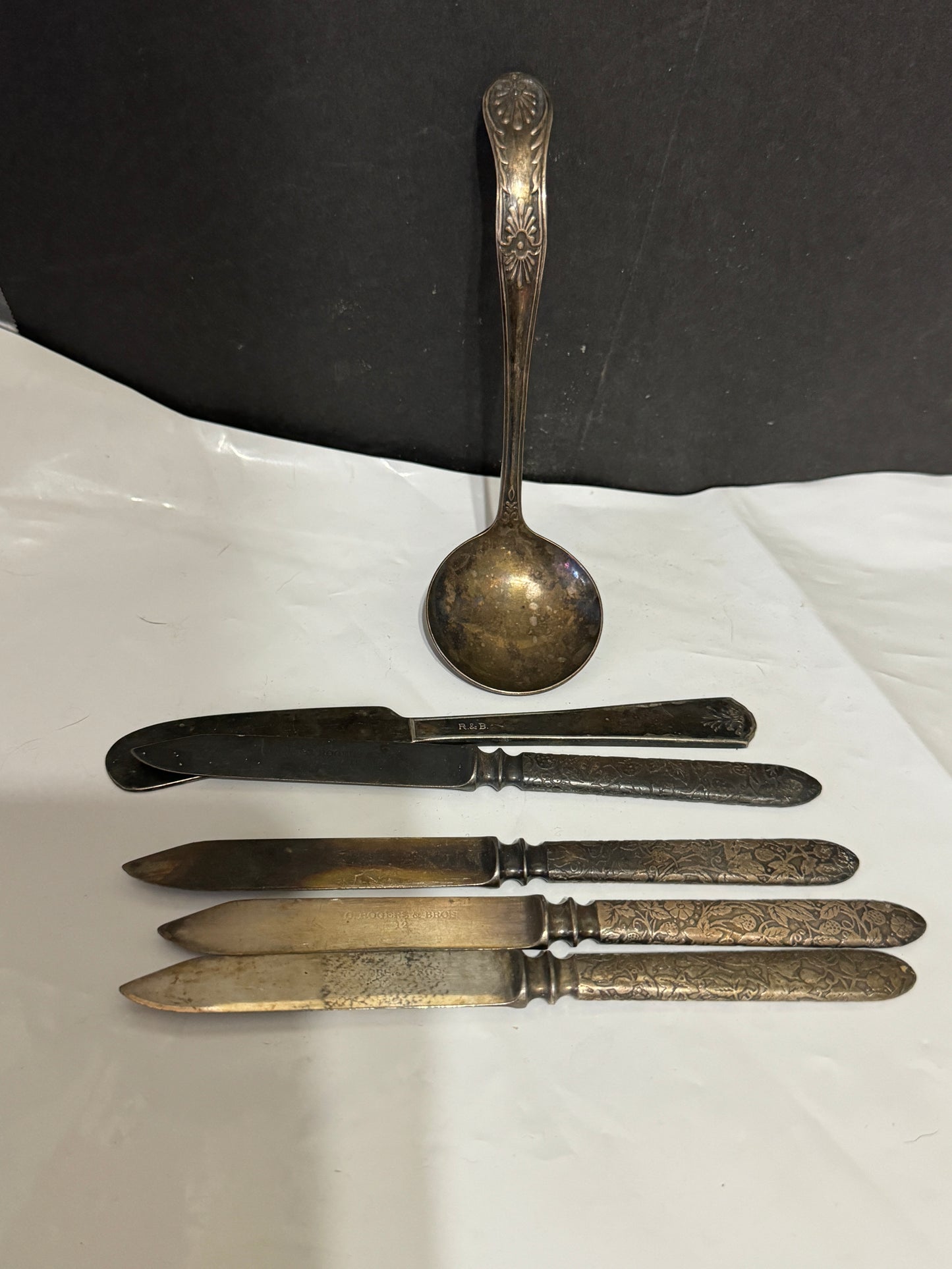 Silver Spoon and Knives (Lot of 6 pieces) - Vintage