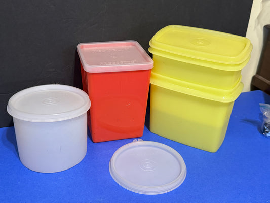 Tupperware Plastic Containers (lot of 9 pieces) Vintage