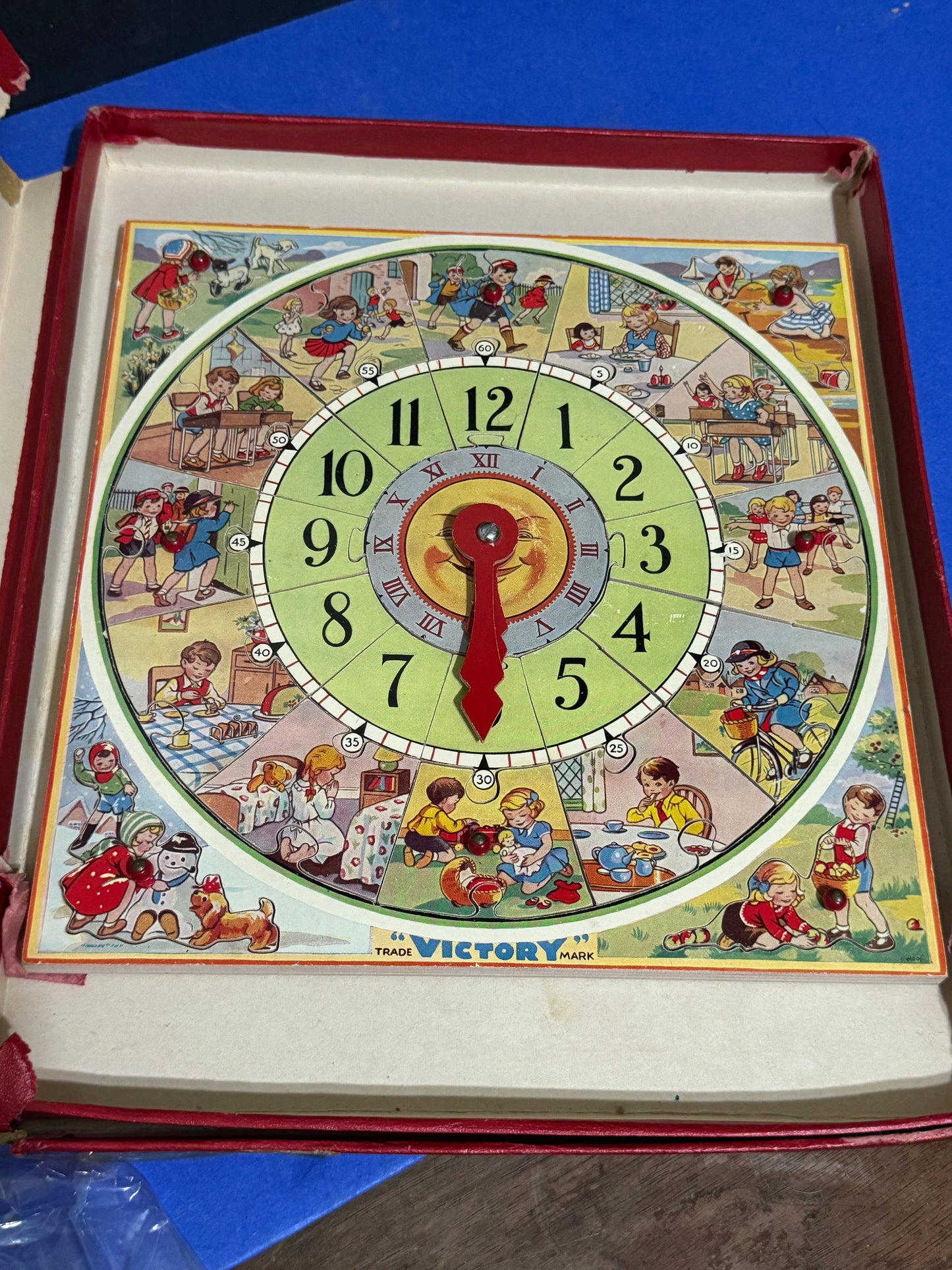 Victory Picture Puzzle Clock. Series No. 76. With Box. Made in England - VINTAGE