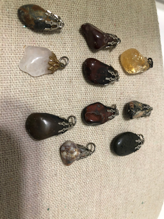 Lot of gemstone pendants